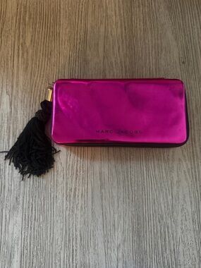 Marc Jacobs Metallic Fuchsia Zip hard shell case with Black Tassel